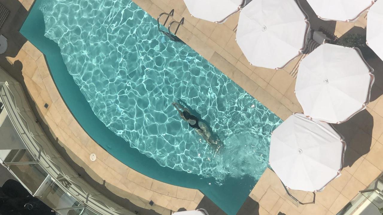 Sunset Tower Hotel 5*
